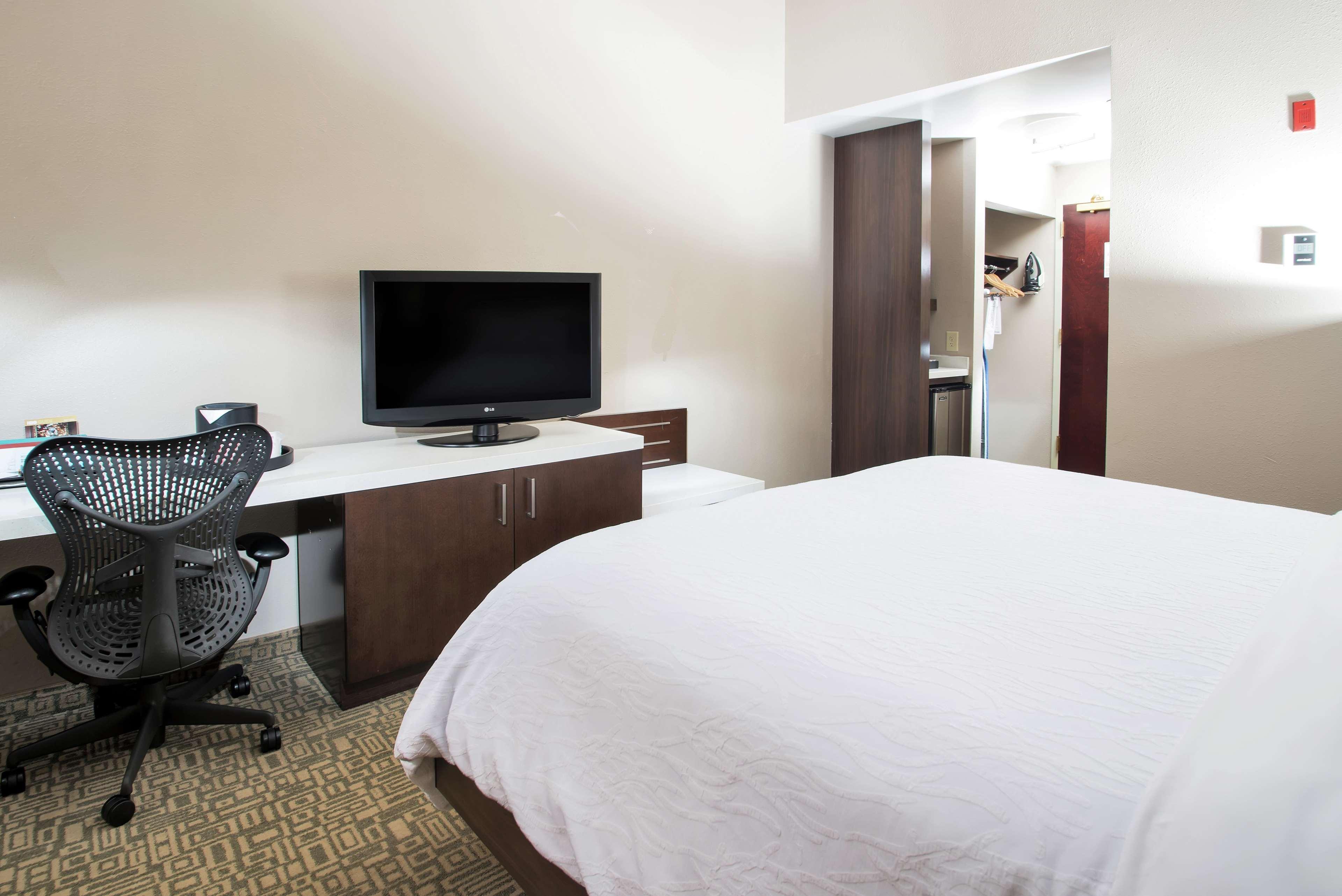 Hilton Garden Inn Fayetteville/Fort Bragg מראה חיצוני תמונה